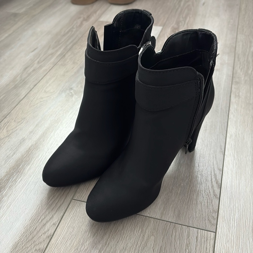 Unisa Black Heel Boots